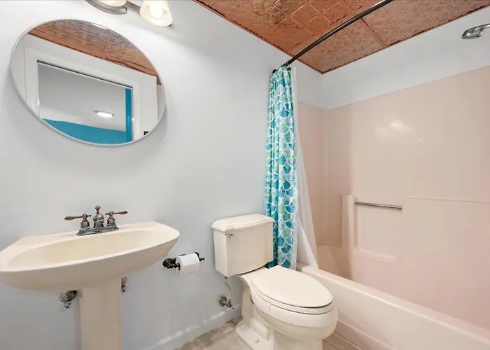 3 Bedroom Pet Friendly Oceanblock Condo!