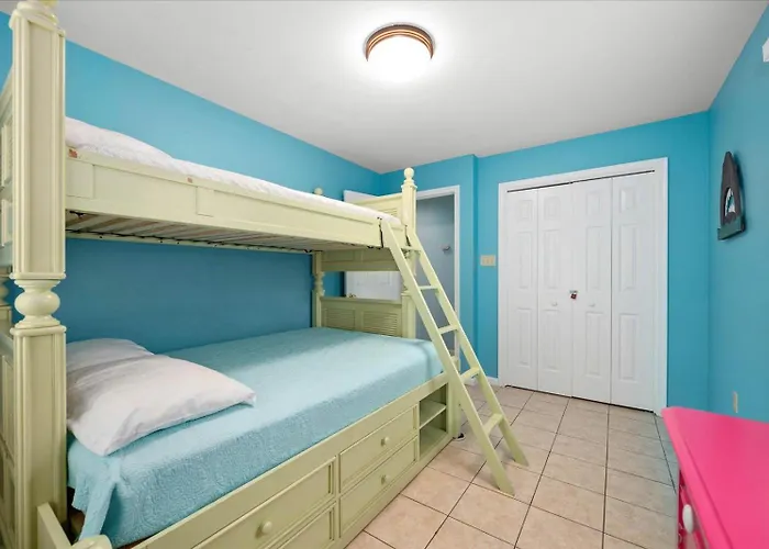 Holiday home 3 Bedroom Pet Friendly Oceanblock Condo! Ocean City