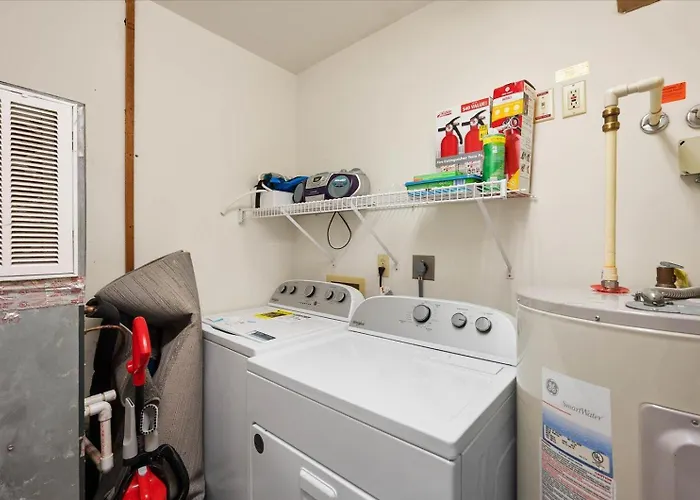 3 Bedroom Pet Friendly Oceanblock Condo! * Ocean City