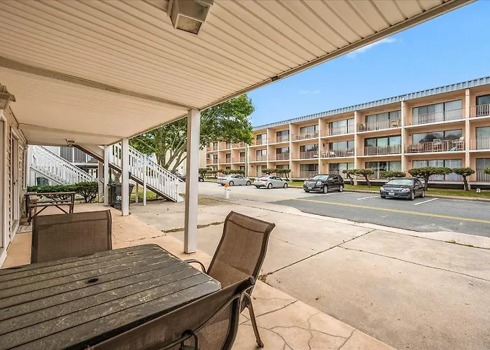 3 Bedroom Pet Friendly Oceanblock Condo!