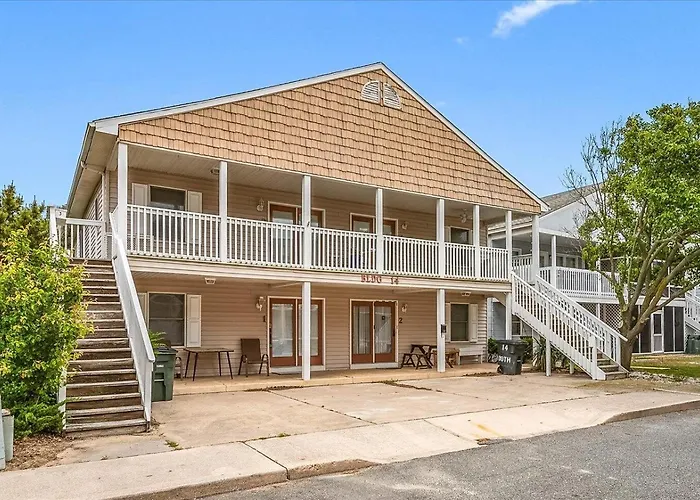3 Bedroom Pet Friendly Oceanblock Condo! * Ocean City